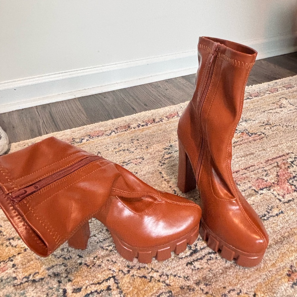 Miss Lola Chic Brown Heeled Boots